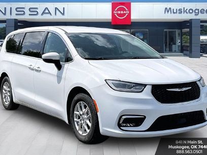 Used 2023 Chrysler Pacifica Touring-L