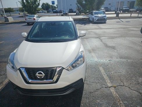 Used 2020 Nissan Kicks SV FWD image 8