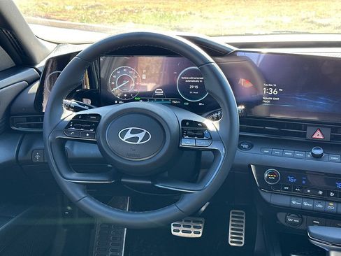 New 2025 Hyundai Elantra SEL FWD image 24