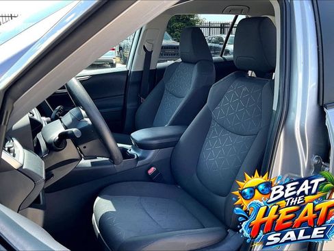 Used 2025 Toyota RAV4 XLE FWD image 28
