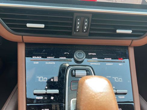 Used 2019 Porsche Cayenne image 13