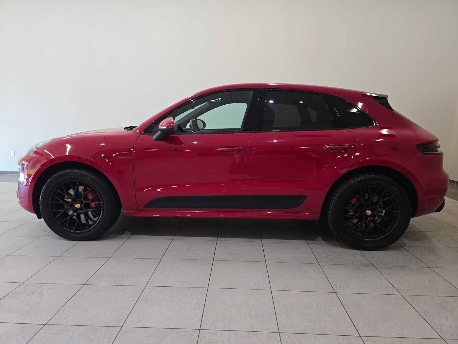 Used 2017 Porsche Macan GTS AWD/4WD image 3