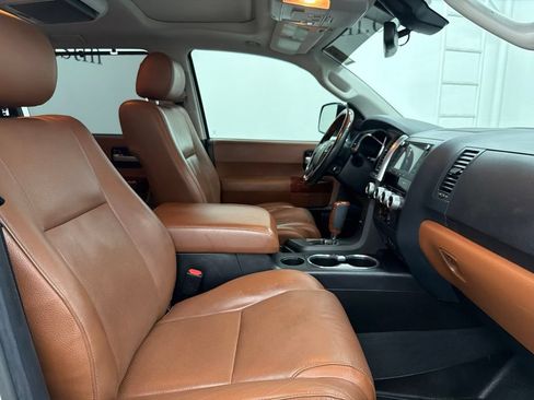 Used 2021 Toyota Sequoia Platinum RWD image 32