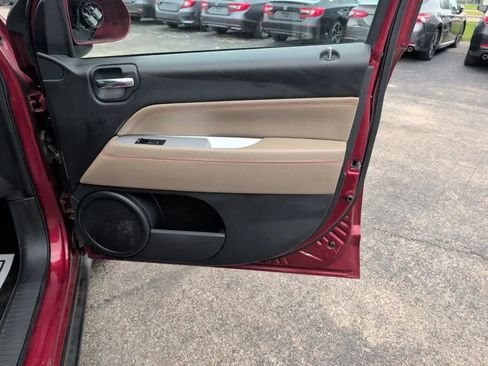 Used 2017 Jeep Compass Latitude image 22