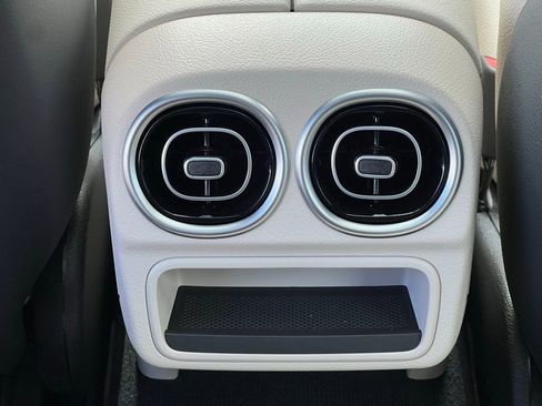 Certified 2022 Mercedes-Benz C 300 4MATIC Sedan image 35