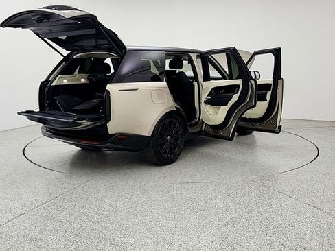 Certified 2023 Land Rover Range Rover Autobiography AWD/4WD image 11