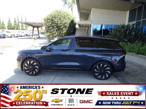 Used 2024 Lincoln Nautilus Reserve w/ Jet Appearance Package (87T) AWD/4WD image 4