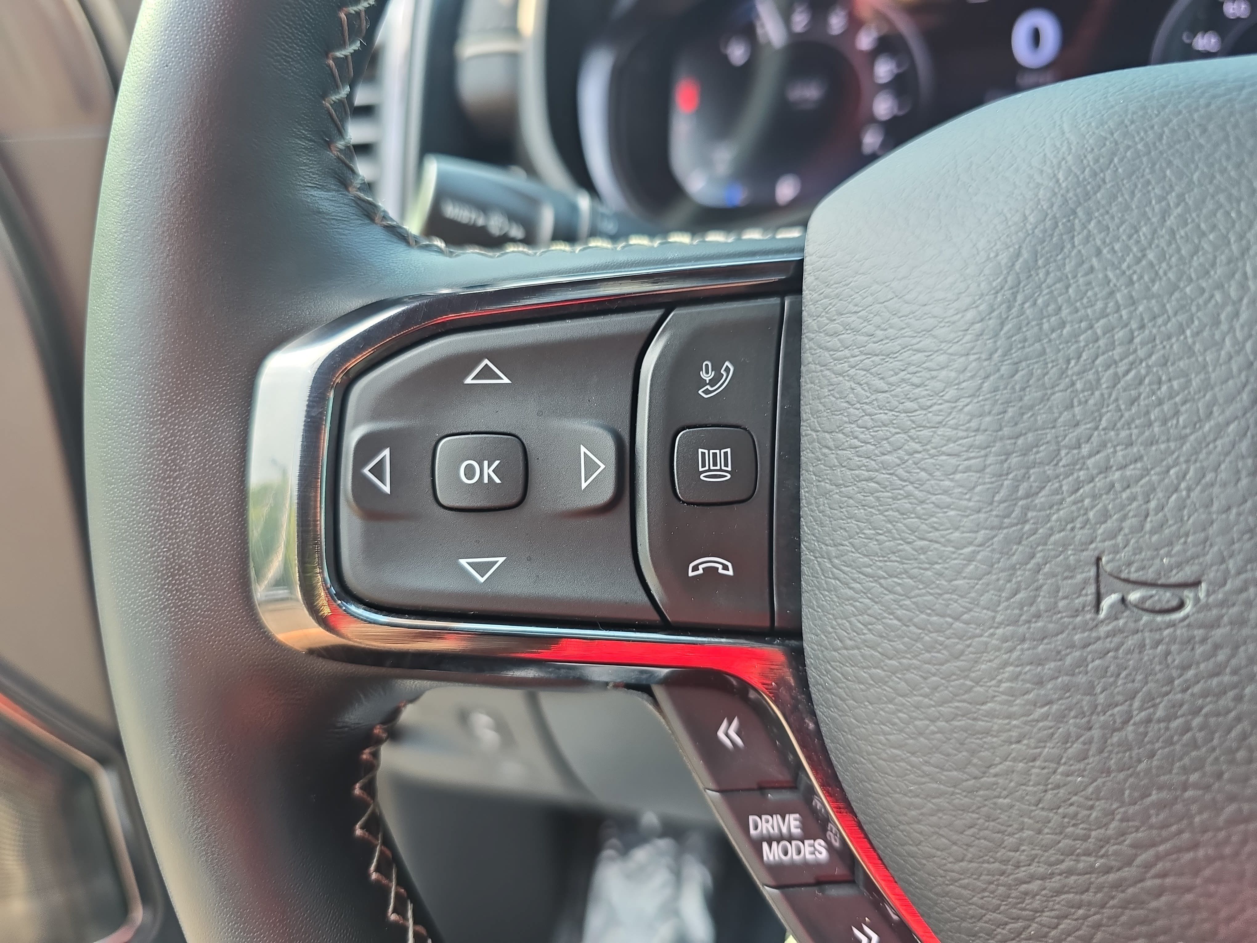 Used 2025 RAM 1500 Limited AWD/4WD image 16