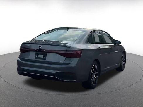 Used 2025 Volkswagen Jetta SE FWD image 12