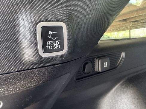 Used 2025 Jeep Grand Cherokee Laredo X w/ Luxury Tech Group I image 32