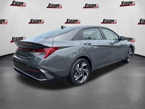 New 2025 Hyundai Elantra SEL FWD image 5