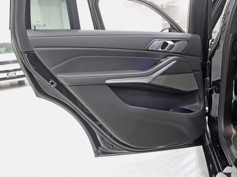 Used 2020 BMW X7 xDrive40i w/ M Sport Package AWD/4WD image 37