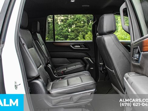 Used 2025 GMC Yukon XL Denali AWD/4WD image 22