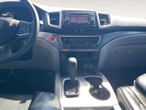 Used 2019 Honda Pilot LX image 11