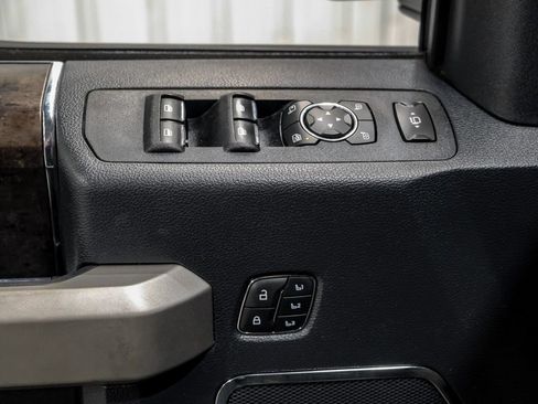 Used 2022 Ford F250 Lariat w/ Black Appearance Package AWD/4WD image 44