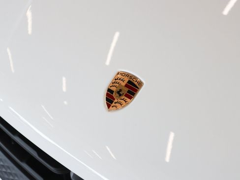 Certified 2026 Porsche Macan AWD/4WD image 30