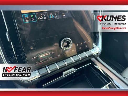 Used 2025 GMC Yukon XL Denali image 36