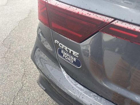 Used 2024 Kia Forte LXS FWD image 5