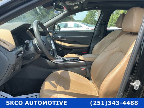 Used 2023 Hyundai Sonata Limited w/ Preferred Accessory Package FWD image 11