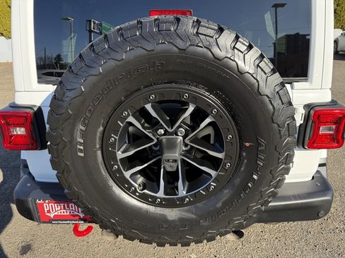 Used 2024 Jeep Wrangler Unlimited Rubicon image 6