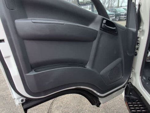 Used 2024 Chevrolet Low Cab Forward image 18