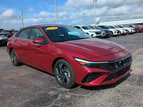 Used 2024 Hyundai Elantra Limited image 2