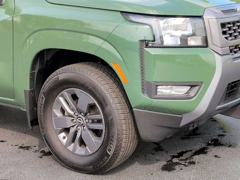 Certified 2025 Nissan Frontier SV w/ SV Convenience Package RWD image 9