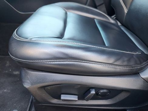 Used 2021 Ford Explorer XLT w/ Equipment Group 202A image 23