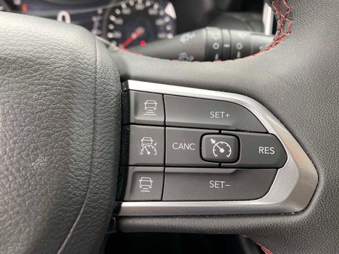 Used 2024 Jeep Compass Trailhawk AWD/4WD image 38