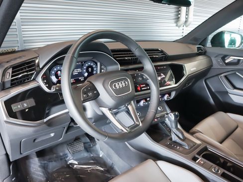 Used 2025 Audi Q3 2.0T Premium w/ Convenience Package image 17