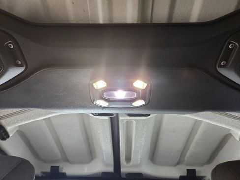 Used 2019 Jeep Wrangler Unlimited Sahara image 32