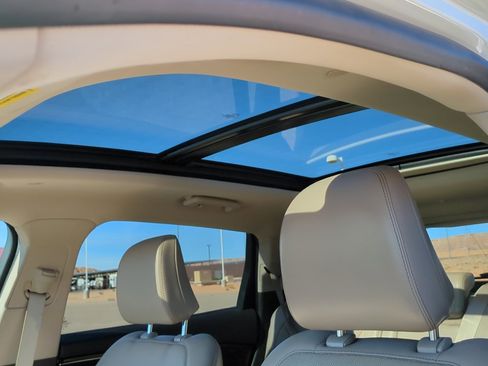 Used 2023 Lincoln Nautilus Reserve image 17