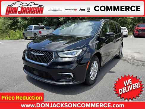 Used 2024 Chrysler Pacifica Touring-L FWD image 1