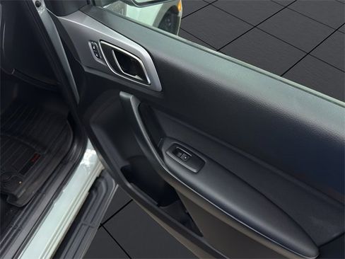 Used 2022 Ford Ranger XLT w/ Equipment Group 301A Mid image 17