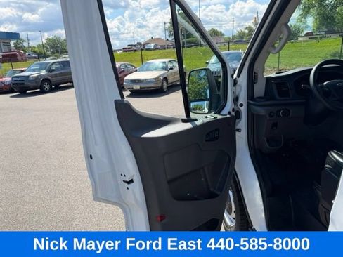 Used 2025 Ford Transit 250 148 Medium Roof RWD image 11