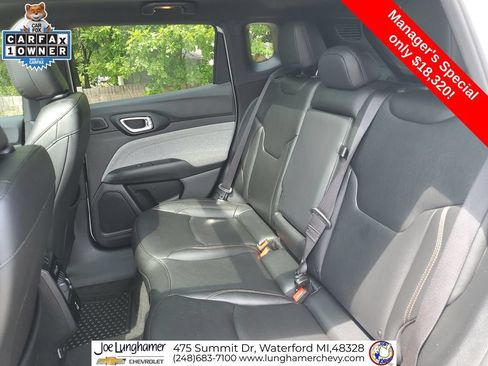 Used 2024 Jeep Compass Latitude w/ Sun and Sound Group AWD/4WD image 27