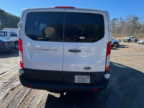 Used 2024 Ford Transit 350 XLT image 9