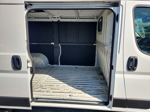 Used 2025 RAM ProMaster 2500 w/ Convenience Group FWD image 10