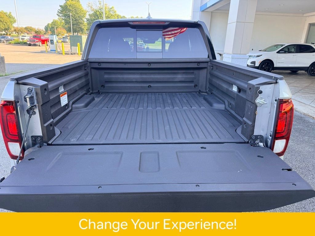 Used 2025 Honda Ridgeline TrailSport image 11