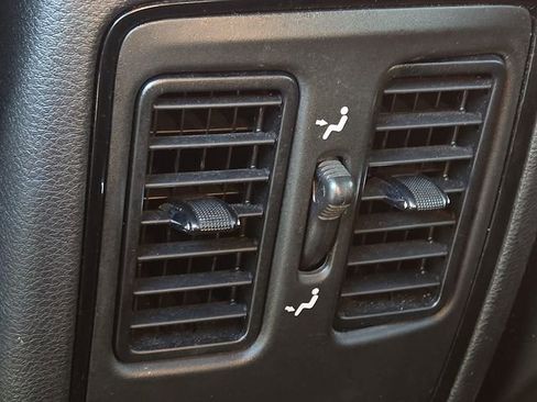 Used 2023 Dodge Durango GT image 15