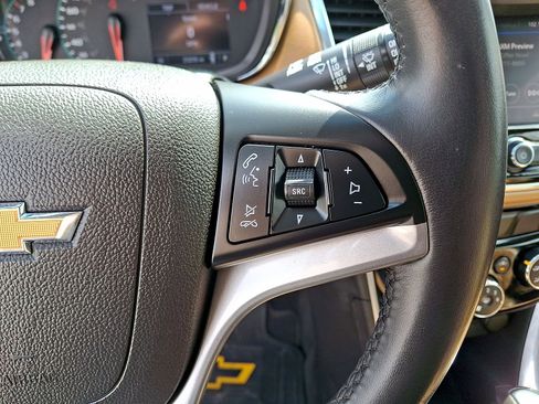 Used 2020 Chevrolet Trax Premier AWD/4WD image 18