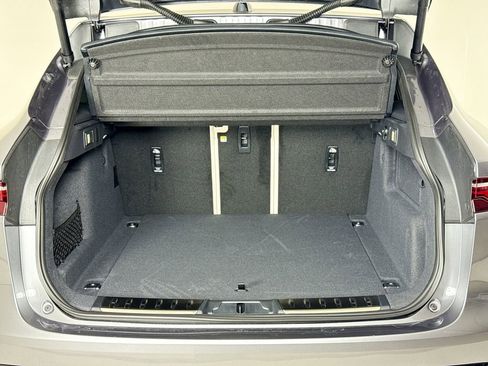 Certified 2025 Jaguar F-PACE R-Dynamic S image 25