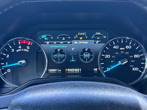 Used 2017 Ford F250 Lariat w/ Chrome Package image 16