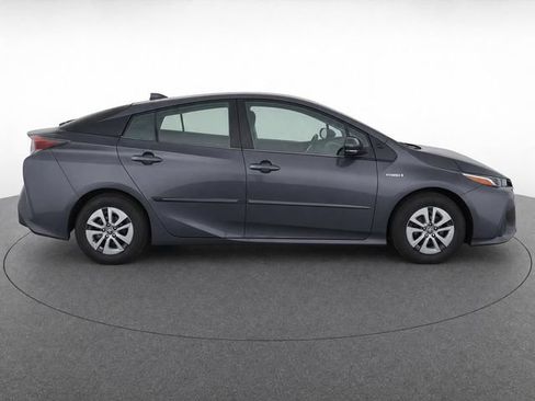 Used 2017 Toyota Prius Four w/ Advanced Technology Package FWD image 2