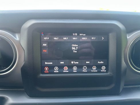 Used 2023 Jeep Gladiator Sport AWD/4WD image 17
