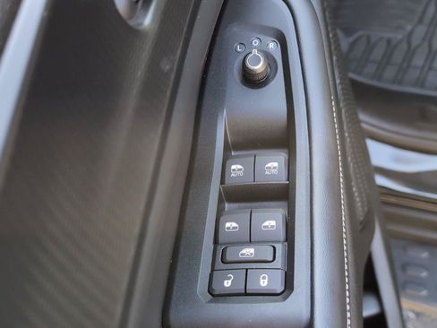 Used 2025 Jeep Grand Cherokee Altitude RWD image 22