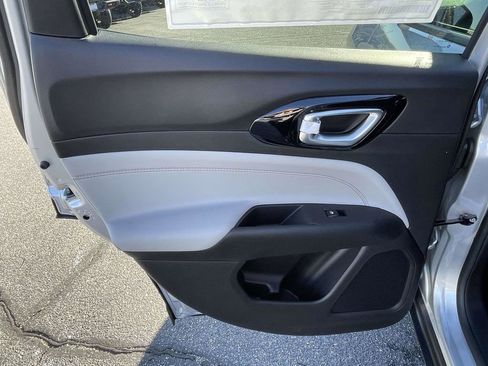 New 2026 Jeep Compass Limited image 21