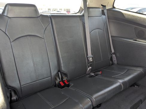 Used 2016 Chevrolet Traverse LT AWD/4WD image 27
