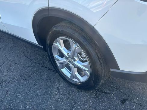 Used 2025 Honda HR-V LX image 9