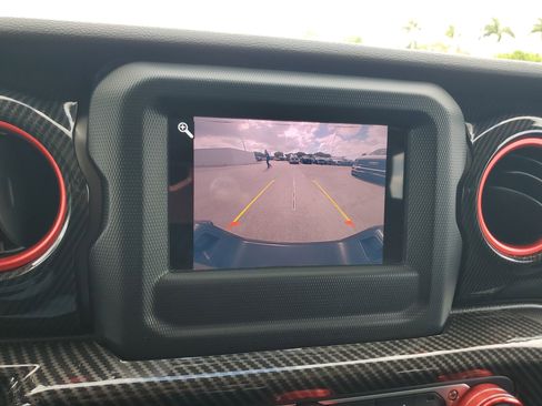 Used 2020 Jeep Gladiator Sport w/ Quick Order Package 24S AWD/4WD image 10